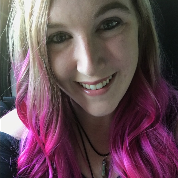 Meet your Posher, Kelly - Picture 1 of 9